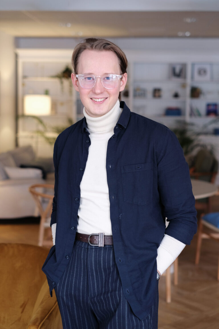 Portrait of Jonathan Salter
