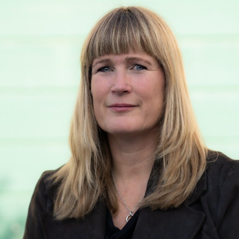 Portrait of Joa Robbins